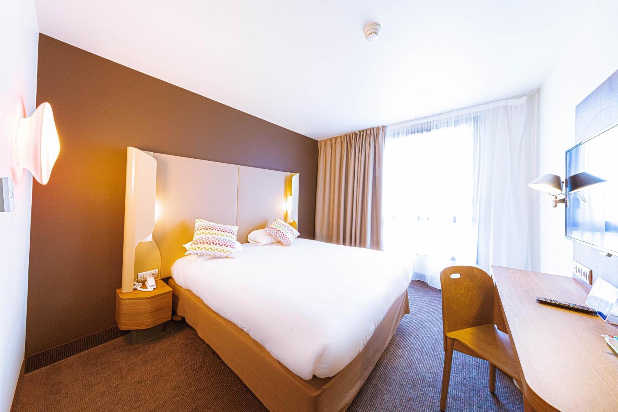 Campanile Rungis - Orly Hotel Chevilly-Larue Bagian luar foto